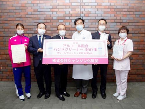 静岡県立こども病院行われた贈呈式の模様